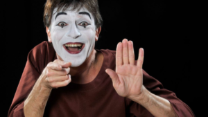 Mime Jomi spectacle pour RSE et sencibilisation au handicap, Cabinet UNIQUE & DIFFERENT agence conférenciers et spectacles vous accompagne sur le choix de conférenciers, personnalités, journalistes ou animateurs