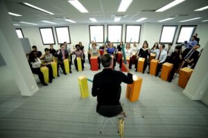 Agence conférenciers TEAM BUILDING - INTELLIGENCE RELATIONNELLE, Percussion Thierry Gaslain percussionniste
