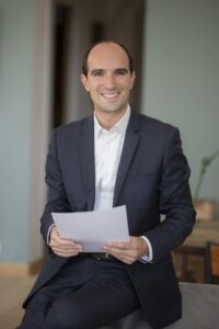 Agences conférenciers ANIMATION SÉMINAIRES CONVENTIONS Pierre Chavanne Journaliste animateur bilingue