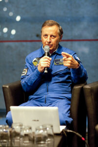 Agences de conférrencier MANAGEMENT Michel Tognini Astronaute
