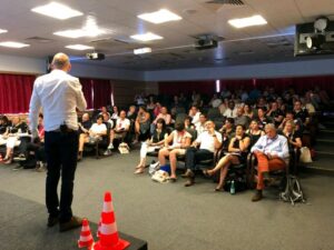 Agence de Conférenciers CHANGEMENT Xavier Vanderhaegen Stand-up