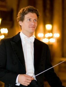 Nicolas Krauze Agence conférencier MANAGEMENT Chef d'orchestre