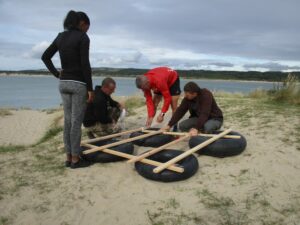 Agences de conférencières TEAM BUILDING ÉNERGIE MENTALE PHYSIQUE Karine Baillet Championne internationale de raids multisports de nature