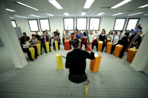 Agence conférenciers TEAM BUILDING - INTELLIGENCE RELATIONNELLE, Percussion Tambours Thierry Gaslain