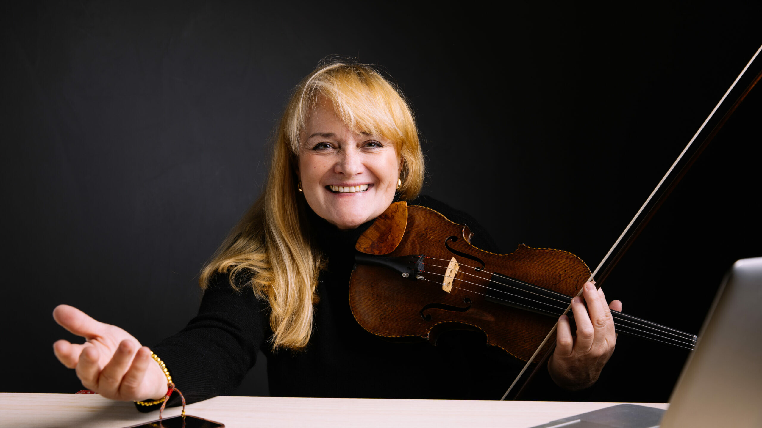 Agences conférencier inspirant Ce que les chevaux, les loups et les singes nous apprennent sur le leadership Virginie Pape