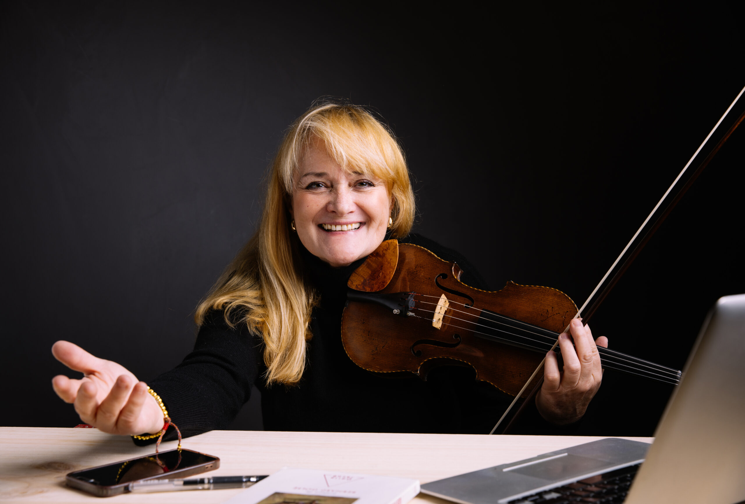 Agences conférencier inspirant Ce que les chevaux, les loups et les singes nous apprennent sur le leadership Virginie Pape