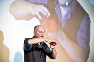 Conférence spectacle avec Christophe Boisselier Magie & bien manger Agences conférencier