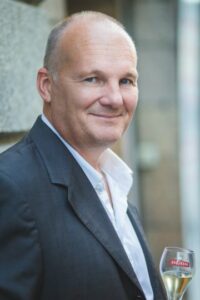 Conférence spectacle Christophe Boisselier Magicien sommelier Cuisinier Agences de conférencier